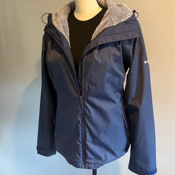 Columbia Hooded Jacket EUC - Picture 10 of 17
